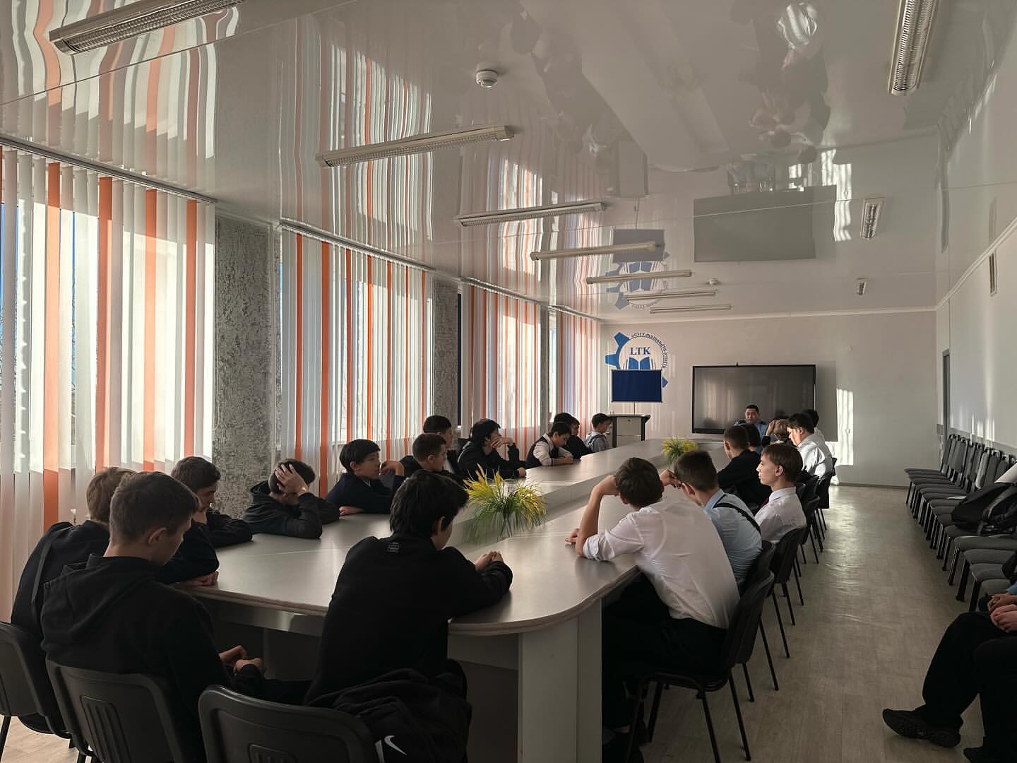 2025 11 12 21.23.45 3764342562213058374 42781414307